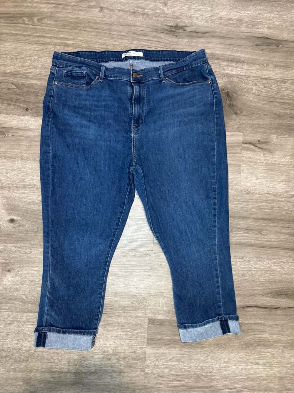 Signature by Levi Strauss & Co. Mid-Rise Capri Size 20 Blue Denim